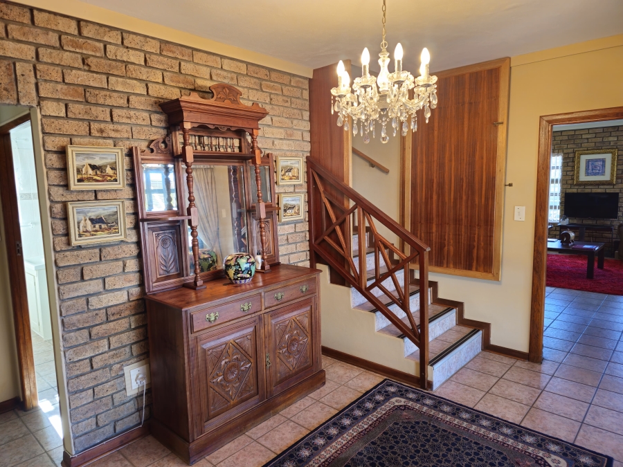 5 Bedroom Property for Sale in Stilbaai Wes Western Cape